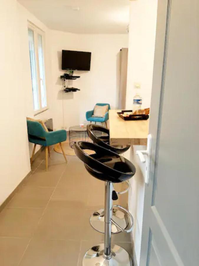 Le Petit Charmeur, Parking, Wifi, Gare Flers (Orne) Exterior foto