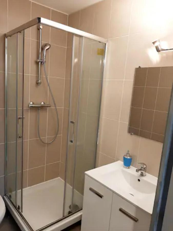 Le Petit Charmeur, Parking, Wifi, Gare Flers (Orne) Exterior foto
