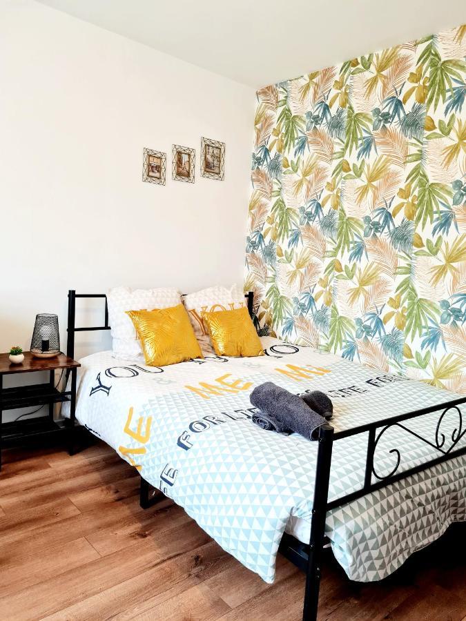 Le Petit Charmeur, Parking, Wifi, Gare Flers (Orne) Exterior foto