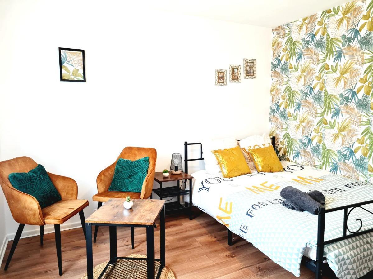Le Petit Charmeur, Parking, Wifi, Gare Flers (Orne) Exterior foto
