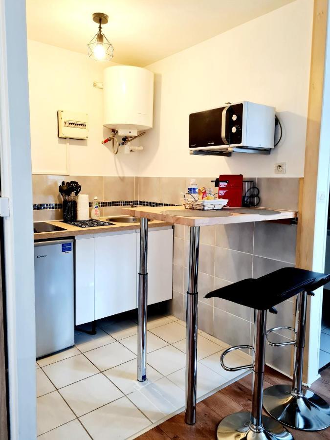 Le Petit Charmeur, Parking, Wifi, Gare Flers (Orne) Exterior foto